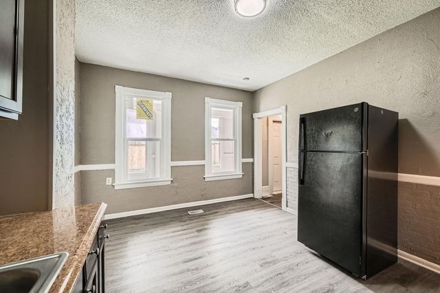 911X Sims Avenue, Saint Paul, MN 55106