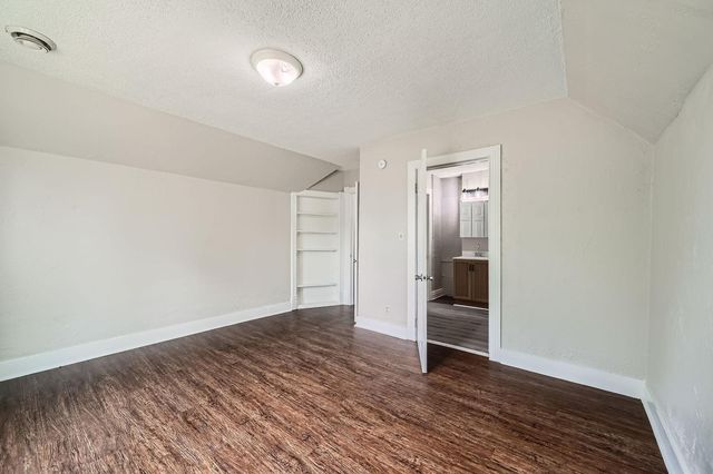 911X Sims Avenue, Saint Paul, MN 55106