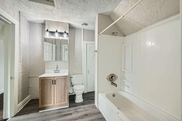 911X Sims Avenue, Saint Paul, MN 55106