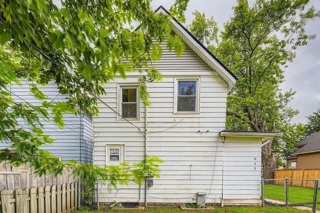 911X Sims Avenue, Saint Paul, MN 55106