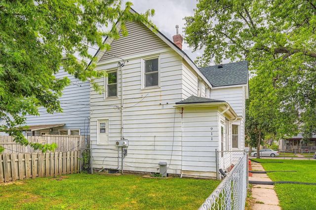 911X Sims Avenue, Saint Paul, MN 55106