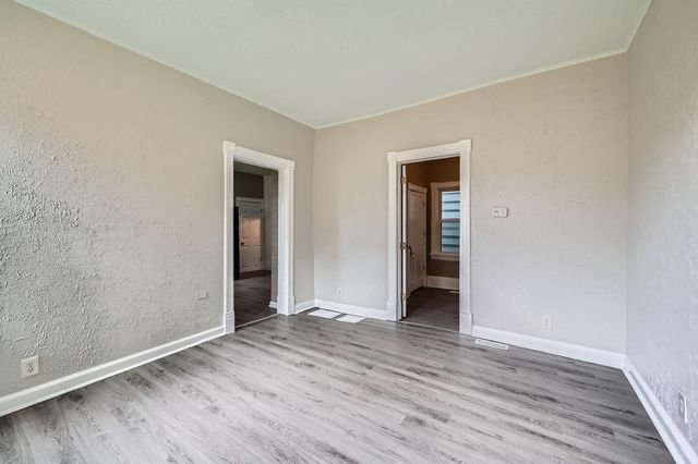 911X Sims Avenue, Saint Paul, MN 55106