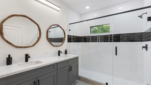 10002 Wilma Lane, Beach City, TX 77523