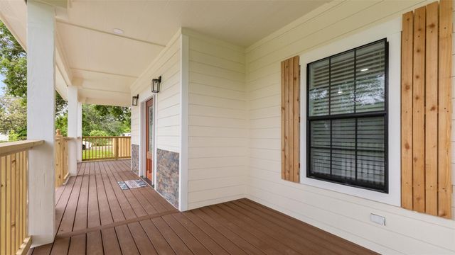 10002 Wilma Lane, Beach City, TX 77523