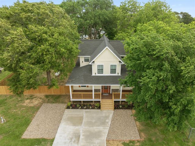 10002 Wilma Lane, Beach City, TX 77523