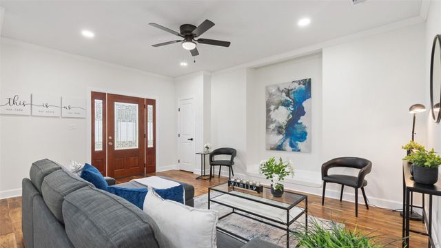 10002 Wilma Lane, Beach City, TX 77523