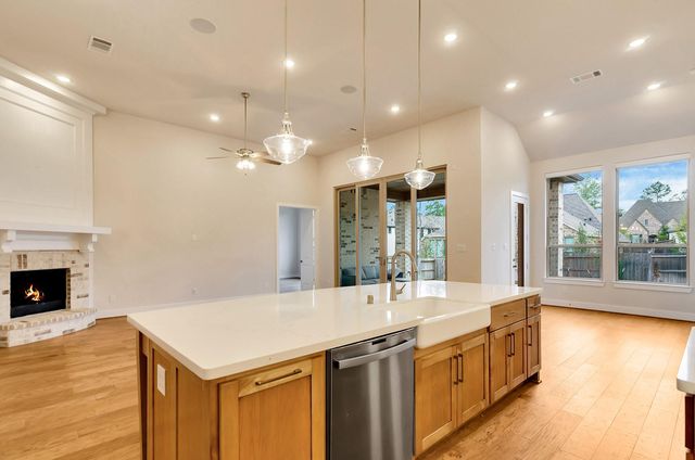 279 Rivus Overlook, Willis, TX 77318