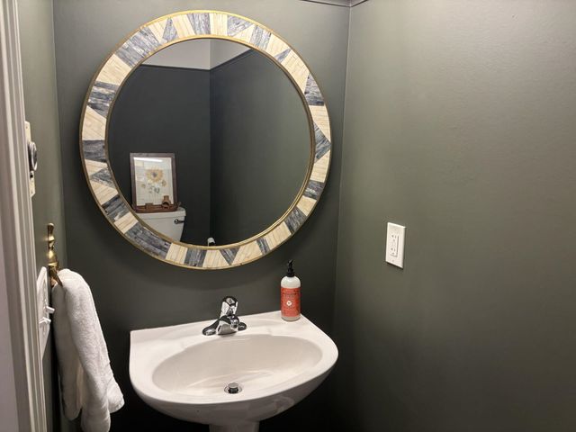 30 Hyde Street, Burlington, VT 05401