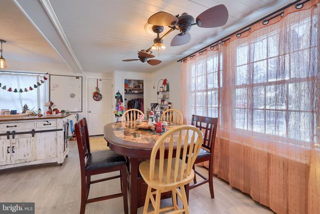 1439 GLEN MOORE CIR, Lancaster, PA 17601