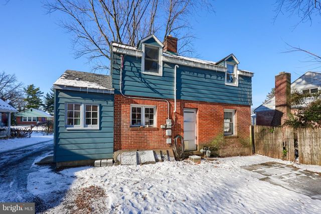 1439 GLEN MOORE CIR, Lancaster, PA 17601