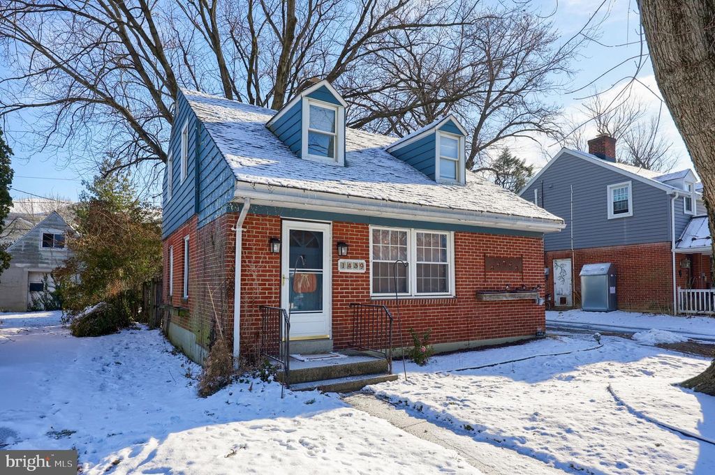 1439 GLEN MOORE CIR, Lancaster, PA 17601