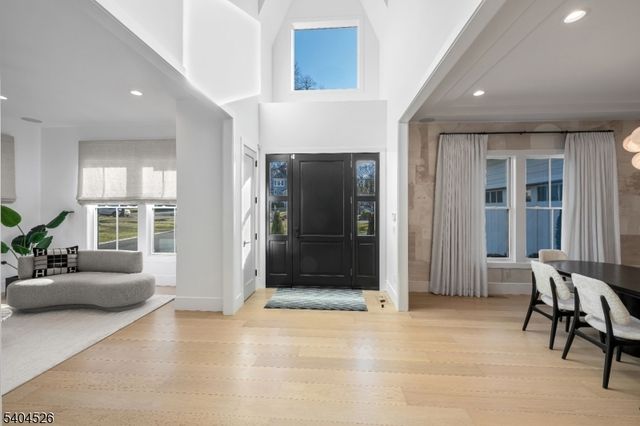 21 Harvey Dr, Millburn Twp., NJ 07078