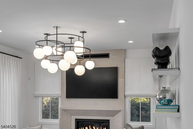 21 Harvey Dr, Millburn Twp., NJ 07078