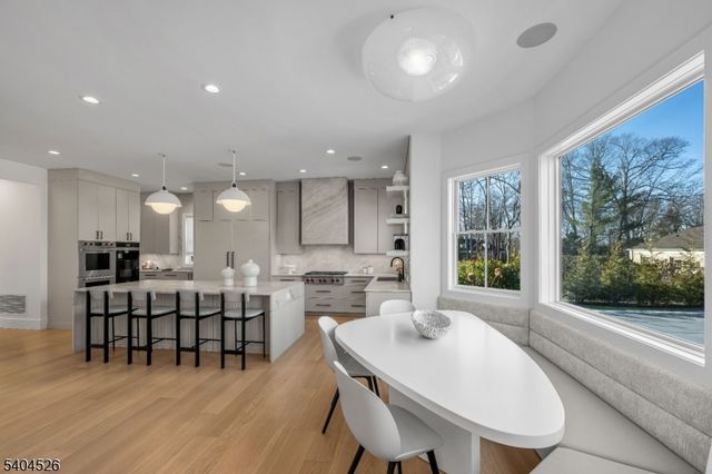 21 Harvey Dr, Millburn Twp., NJ 07078