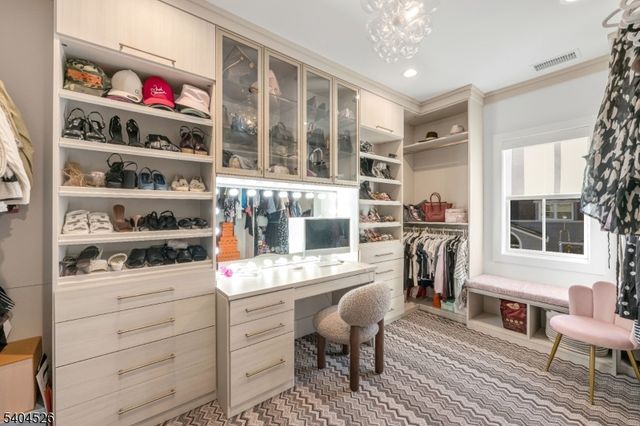 21 Harvey Dr, Millburn Twp., NJ 07078