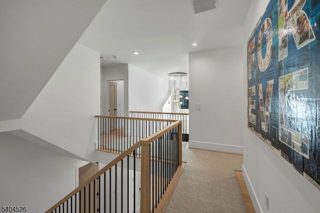 21 Harvey Dr, Millburn Twp., NJ 07078