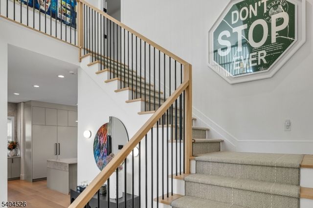 21 Harvey Dr, Millburn Twp., NJ 07078