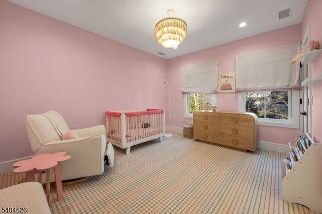 21 Harvey Dr, Millburn Twp., NJ 07078