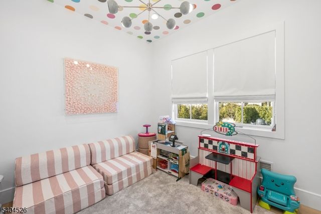 21 Harvey Dr, Millburn Twp., NJ 07078