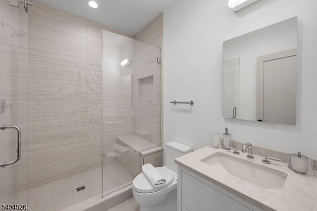 21 Harvey Dr, Millburn Twp., NJ 07078