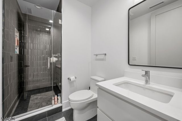 21 Harvey Dr, Millburn Twp., NJ 07078