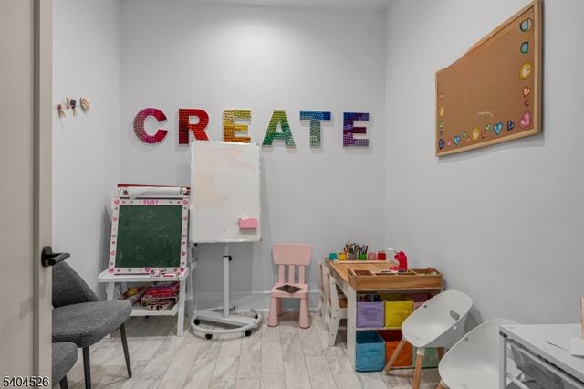 21 Harvey Dr, Millburn Twp., NJ 07078