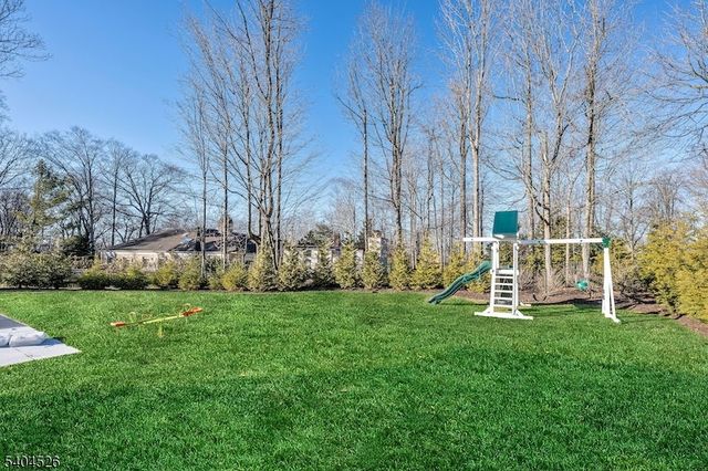 21 Harvey Dr, Millburn Twp., NJ 07078