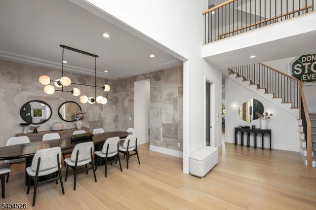 21 Harvey Dr, Millburn Twp., NJ 07078