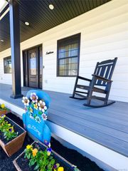 18 Pond Road, Holbrook, NY 11741