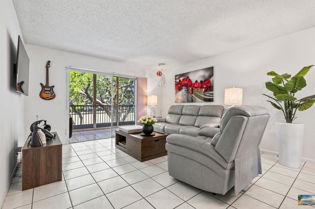 1000 SW 125th Avenue 211, Pembroke Pines, FL 33027