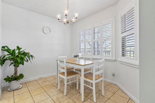 1000 SW 125th Avenue 211, Pembroke Pines, FL 33027