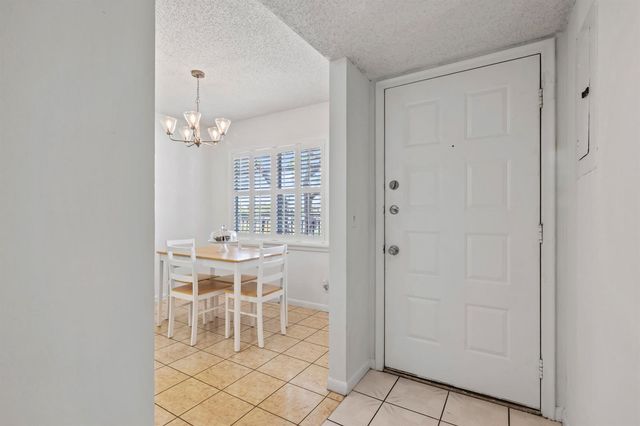 1000 SW 125th Avenue 211, Pembroke Pines, FL 33027