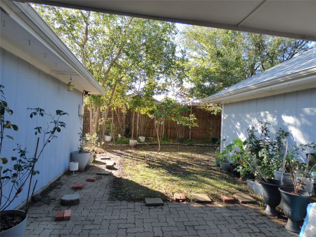 1506 E Peters Colony Road, Carrollton, TX 75007