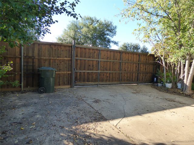 1506 E Peters Colony Road, Carrollton, TX 75007