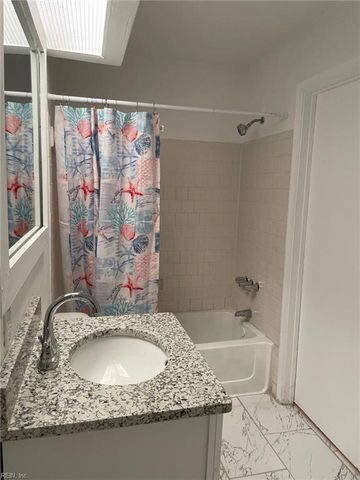 1104 Creekside CT, Virginia Beach, VA 23453