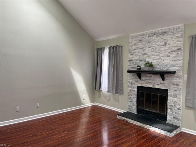 1104 Creekside CT, Virginia Beach, VA 23453