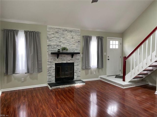 1104 Creekside CT, Virginia Beach, VA 23453