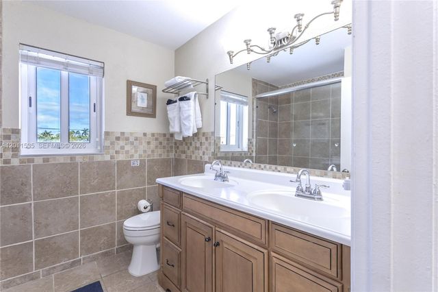 1660 NE 25th Ave, Pompano Beach, FL 33062