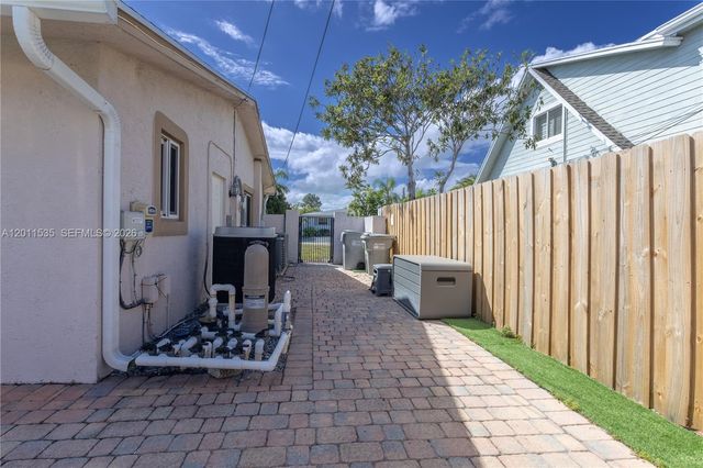 1660 NE 25th Ave, Pompano Beach, FL 33062