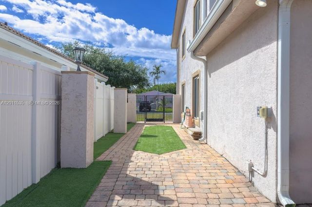 1660 NE 25th Ave, Pompano Beach, FL 33062