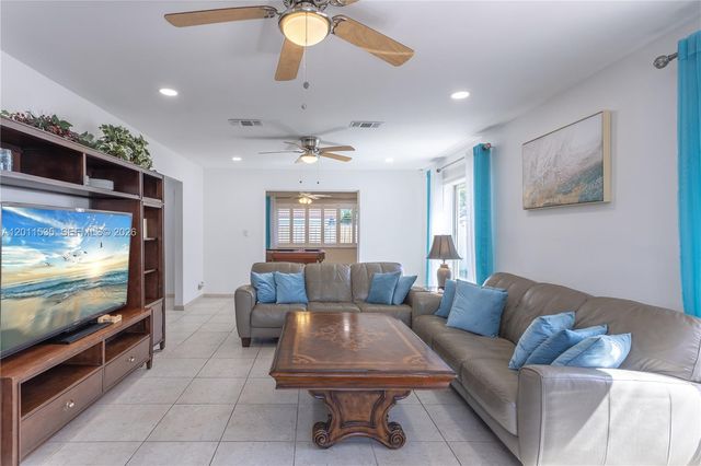 1660 NE 25th Ave, Pompano Beach, FL 33062
