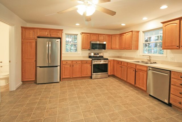 36 Torrey, Easthampton, MA 01027