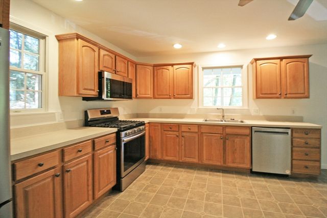 36 Torrey, Easthampton, MA 01027