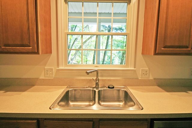 36 Torrey, Easthampton, MA 01027