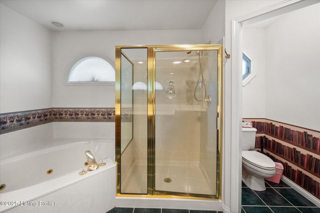 181 Plane Tree Ct, Shepherdsville, KY 40165