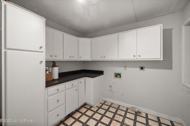 181 Plane Tree Ct, Shepherdsville, KY 40165