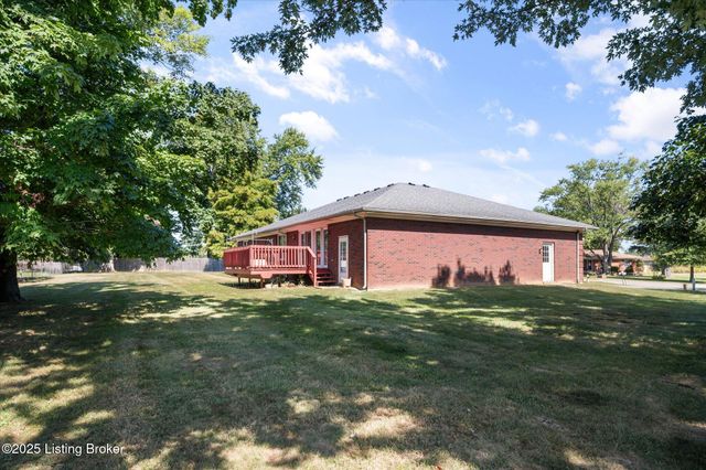 181 Plane Tree Ct, Shepherdsville, KY 40165