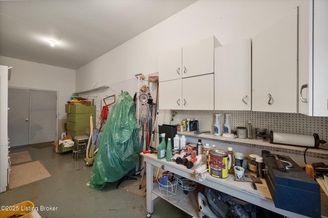 181 Plane Tree Ct, Shepherdsville, KY 40165