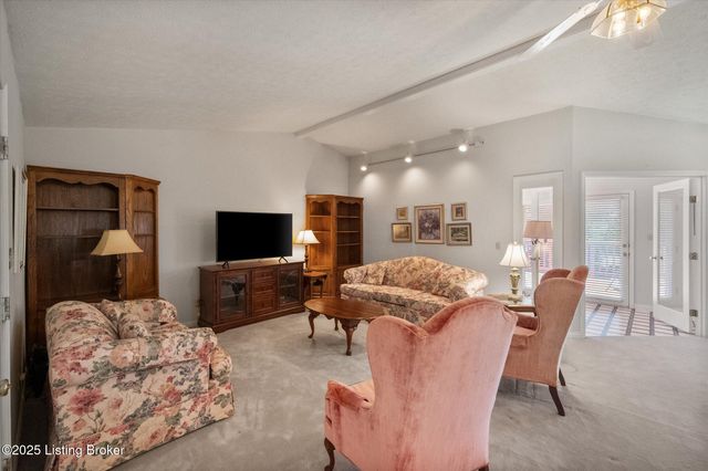 181 Plane Tree Ct, Shepherdsville, KY 40165