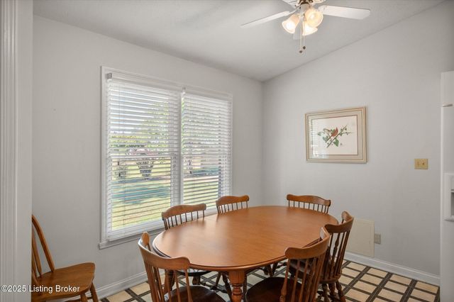 181 Plane Tree Ct, Shepherdsville, KY 40165